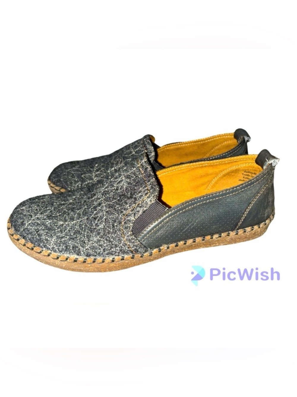 BIZA Raven Audrey Slip-On. Size 8.